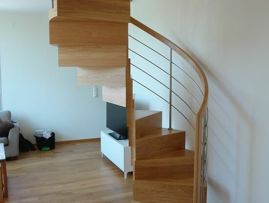 Spiral-Faltwerktreppe in Eiche hartwachsgeölt